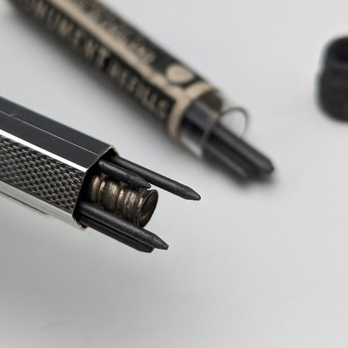 英國復古 Yard O' Red 捲製銀色六角形自動鉛筆(附盒子)